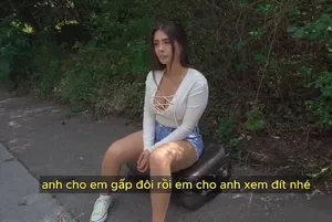 Hiển thị khuôn mặt ngực lớn du học sinh